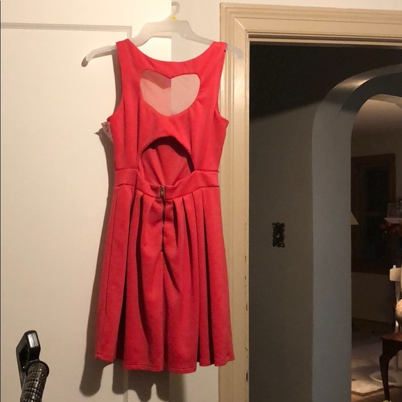 LAMOUR - Picture 2 of 2